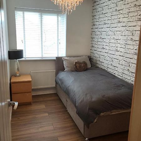 Double Room With En-Suite. Central For North West Rainhill Esterno foto